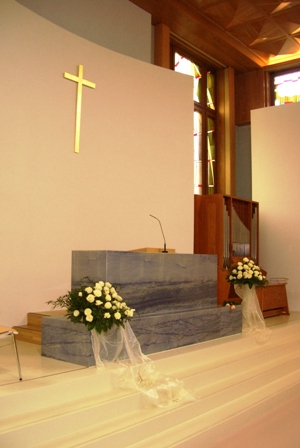 Datei:Altar NAK Berlin-Zehlendorf.jpg